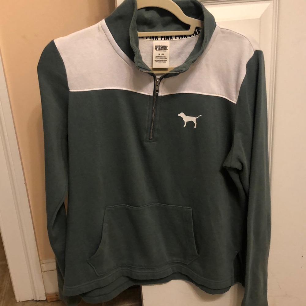 Quarter zip, great condition